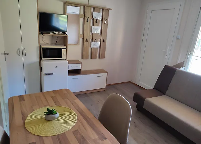 Apartament Estike *