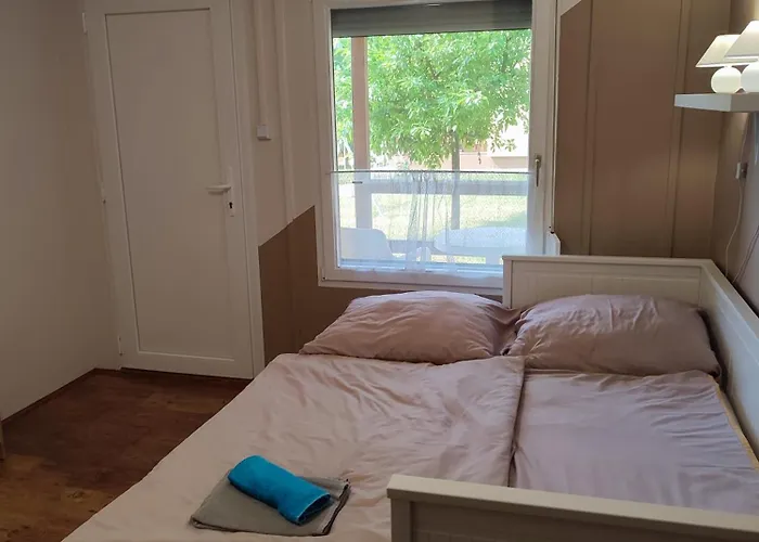 Apartament Estike *